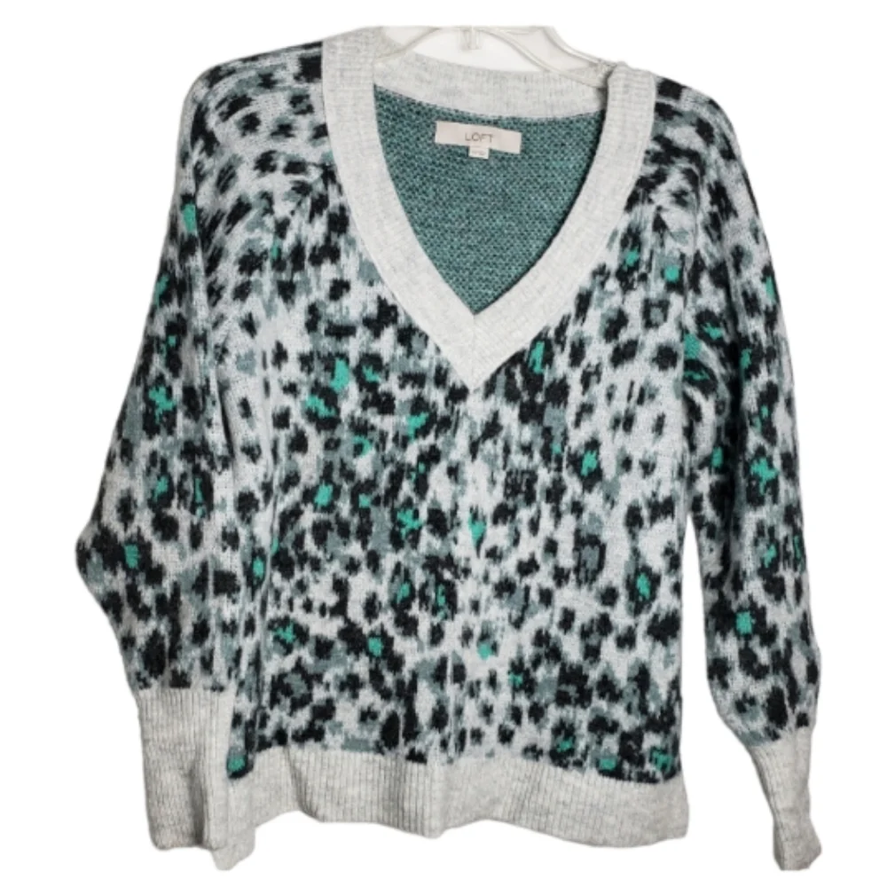 LOFT Leopard Print V-Neck Sweater - Size: XS - Picture 1 of 9